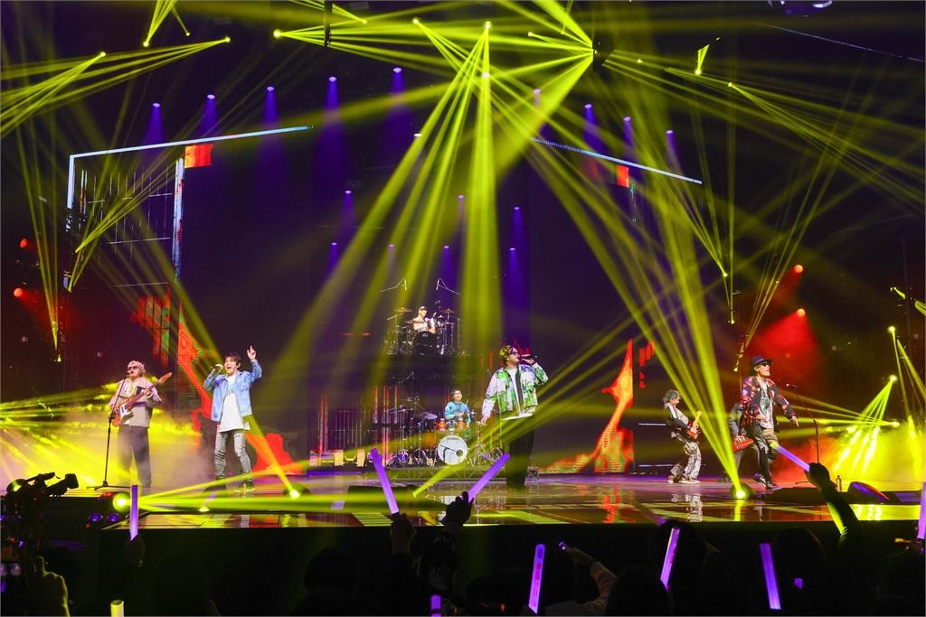 徐懷鈺攜手「橘色惡魔」登《WE ARE》!FLOW合體冰球樂團飆唱「火影」神曲