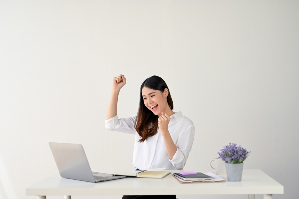 好好工作賺錢，努力突破職涯，存摺裡的數字和身材曲線不會背叛妳。圖/123RF圖庫