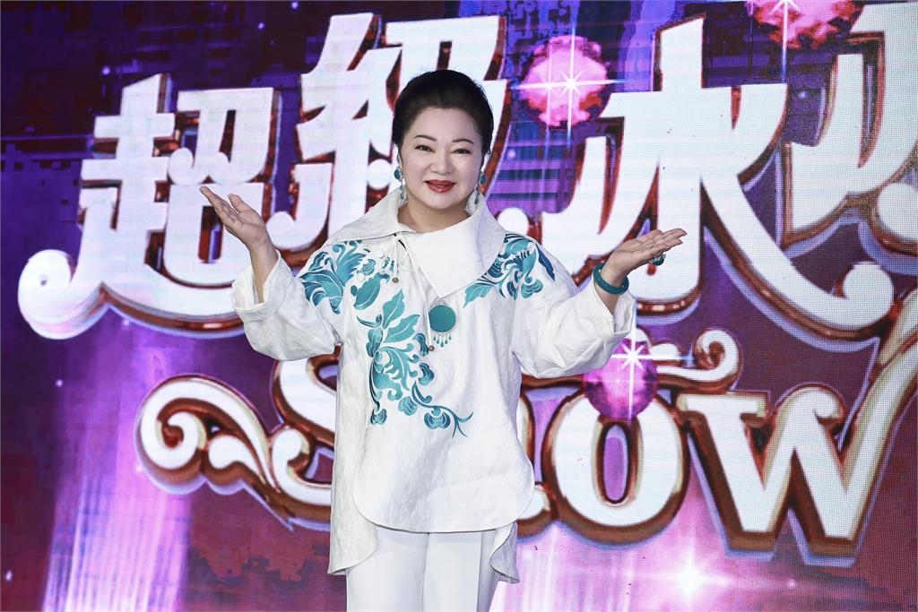 白冰冰嫩照「撞臉周子瑜」爆從沒做醫美！70歲歲真實狀態曝…撒嬌舞融化全場