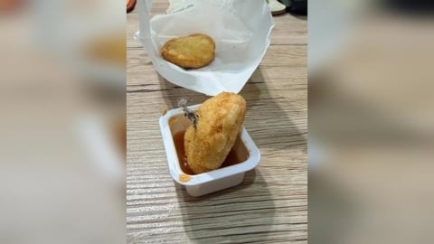 摩斯漢堡驚見「雞塊長黑毛」嚇壞民眾　業者回應了