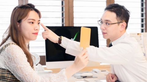 臉上有痘痘可以打皮秒雷射嗎？醫師解析適合時機與膚況調理建議