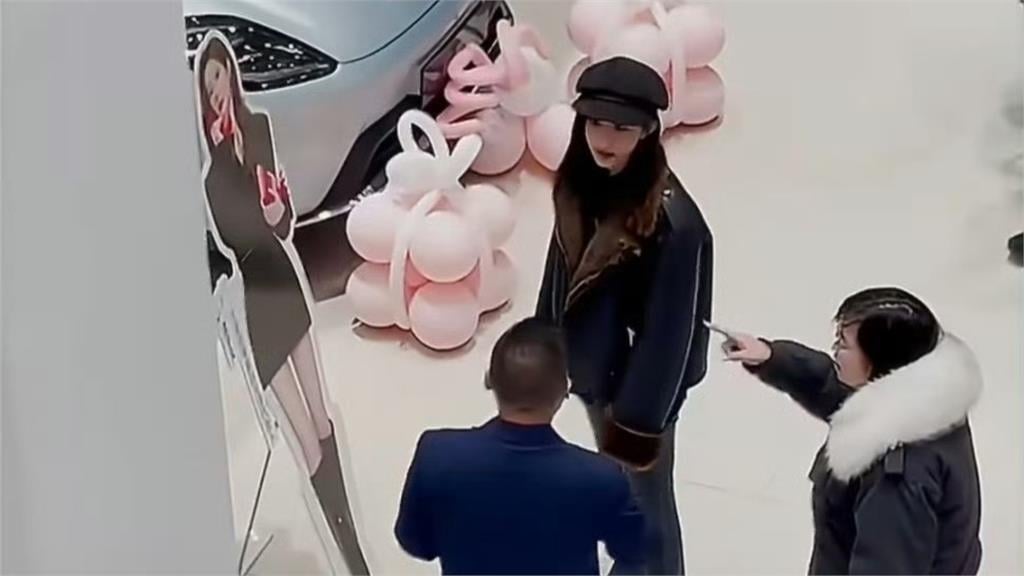 年終獎送車被嘲「不夠大方」！孟子義送30萬汽車遭酸「不如別送」掀兩極評價