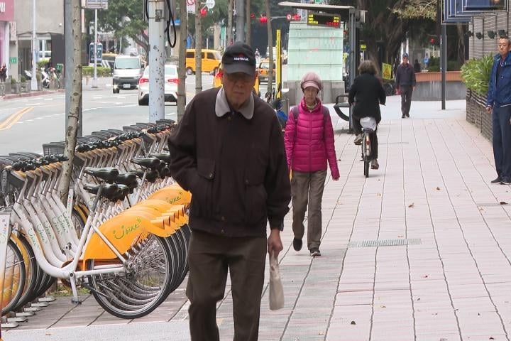 今年首波寒流報到越晚越冷　氣象署：冷到下週一清晨