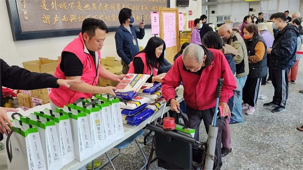 兩噸大米暖人心！圓山慈善協會攜手鹿港鎮公所、各界企業寒冬送暖
