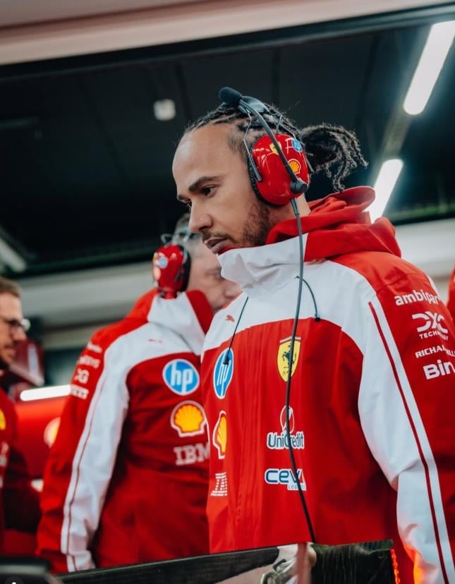 F1(影)／法拉利車手漢米爾頓傳姊弟戀！和誹聞女友一同出席超級盃盛事