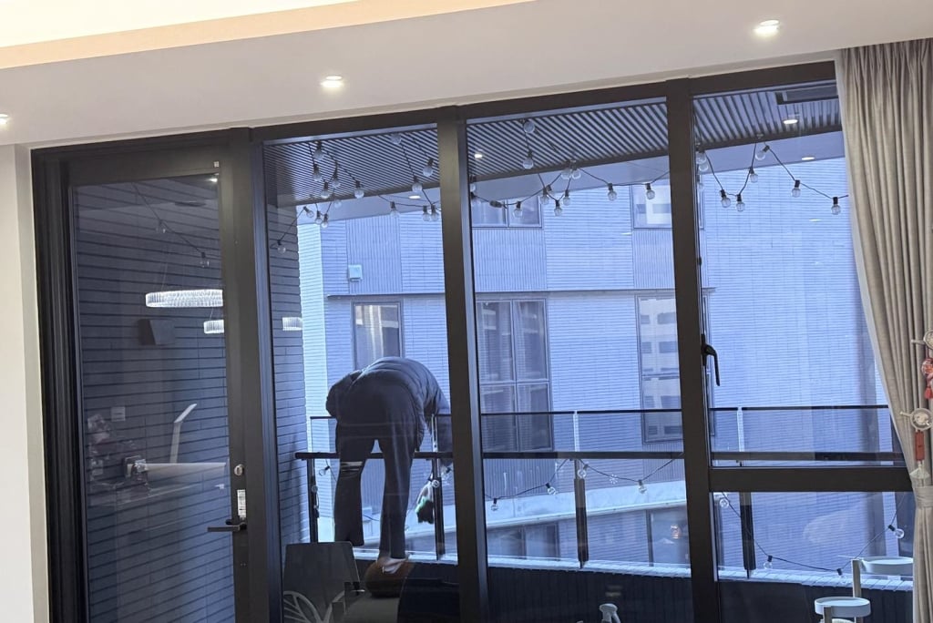 黃文星《好運來》殺青曬近況！突上傳「高樓吊窗」折腰照嚇全網 他急回「7字」訴真相