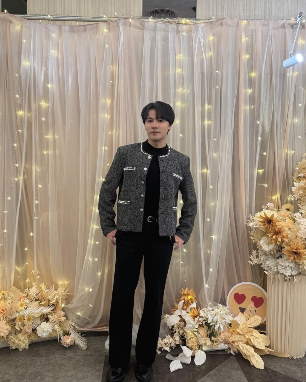 黃文星《好運來》殺青曬近況！突上傳「高樓吊窗」折腰照嚇全網 他急回「7字」訴真相