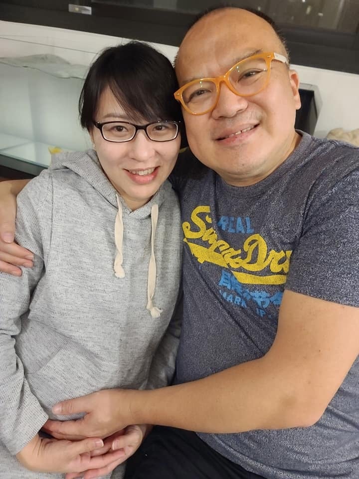 《麻辣鮮師》男演員逝世4週年！愛妻堅強獨養2寶發文「原來思念是有重量的」