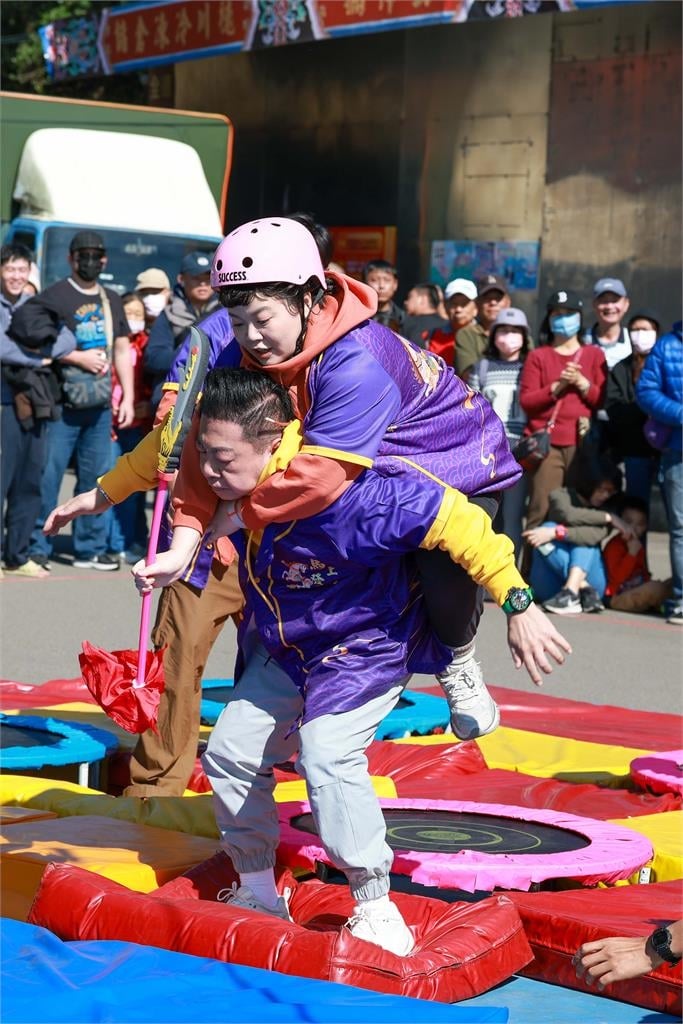 綜藝天王胡瓜除夕夜獨家在民視！準備10萬元鉑金包大贈獎給鄉親
