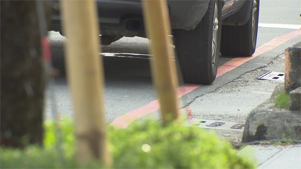 彰化「檢舉魔人」被民眾認出包圍！怒轟「整條路都你舉發」警方出手結局曝