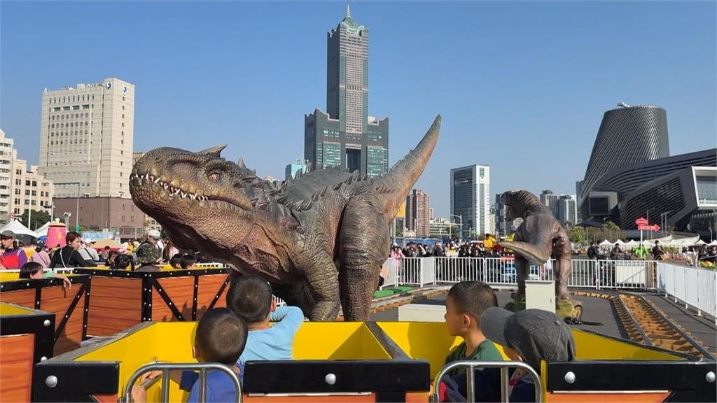 冬日遊樂園開幕第四天　高雄郵局推限量郵票套組遭瘋搶