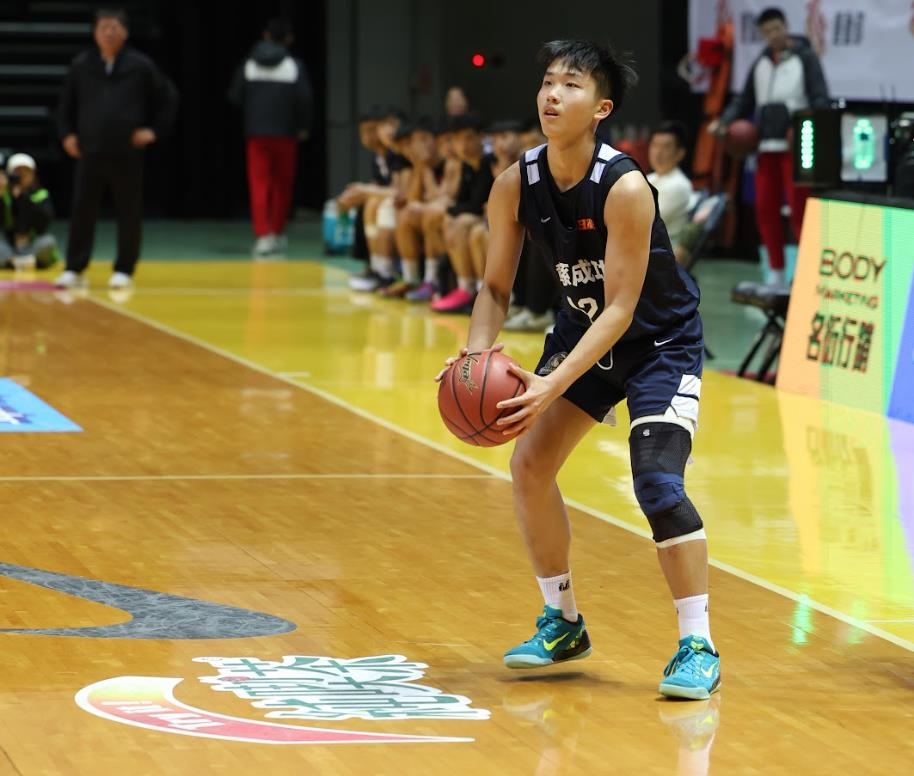 HBL(影)／彰縣成功高中余家兄弟檔發威！擊敗東山高中奪第2勝