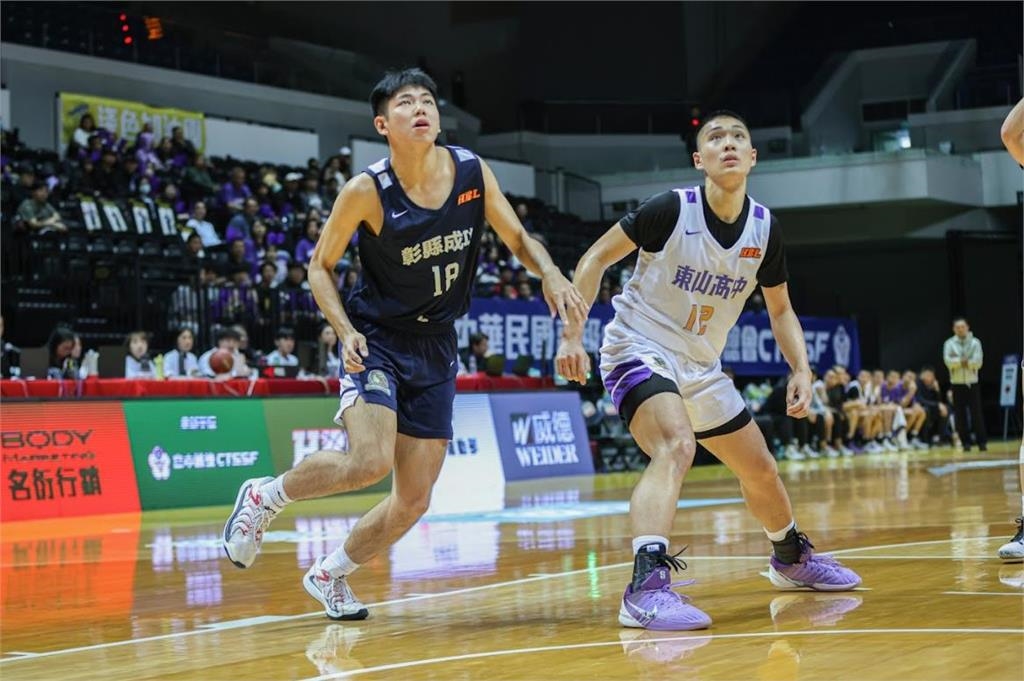 HBL(影)／彰縣成功高中余家兄弟檔發威！擊敗東山高中奪第2勝
