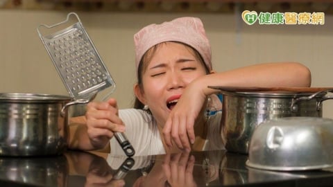 過年一到就頭痛、胃痛、睡不著？醫揭原因　出現這4種狀況立刻就醫