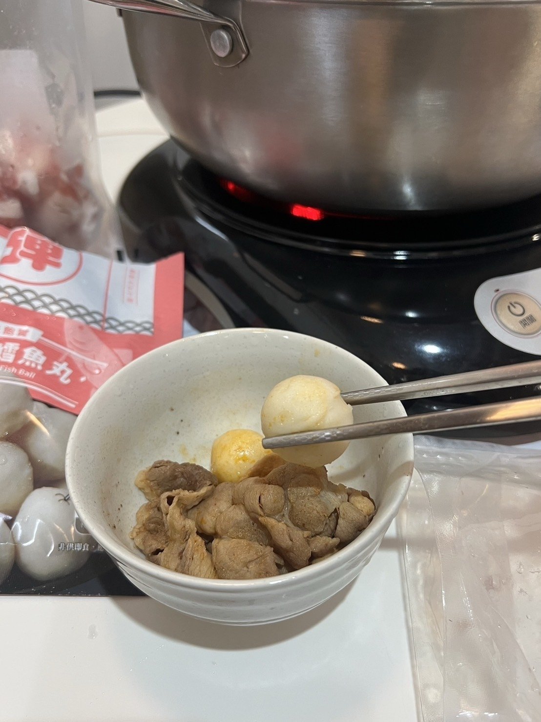 一顆魚丸引爆兩性戰爭，超Q鱈魚丸也意外引發網友討論。圖/葉佳欣拍攝