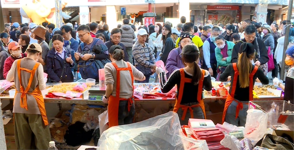 傻眼！　買魚酥回家秤少33克　迪化街攤商喊冤：20年不曾偷斤減兩