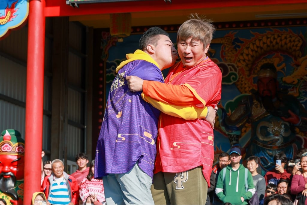 《豆腐媽媽》宮美樂錄影「跳上背」害人慘摔！2大咖被壓在地全場受驚