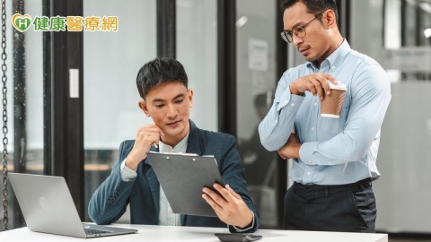 想當被信任的領導者?先戒掉這個「下意識壞習慣」