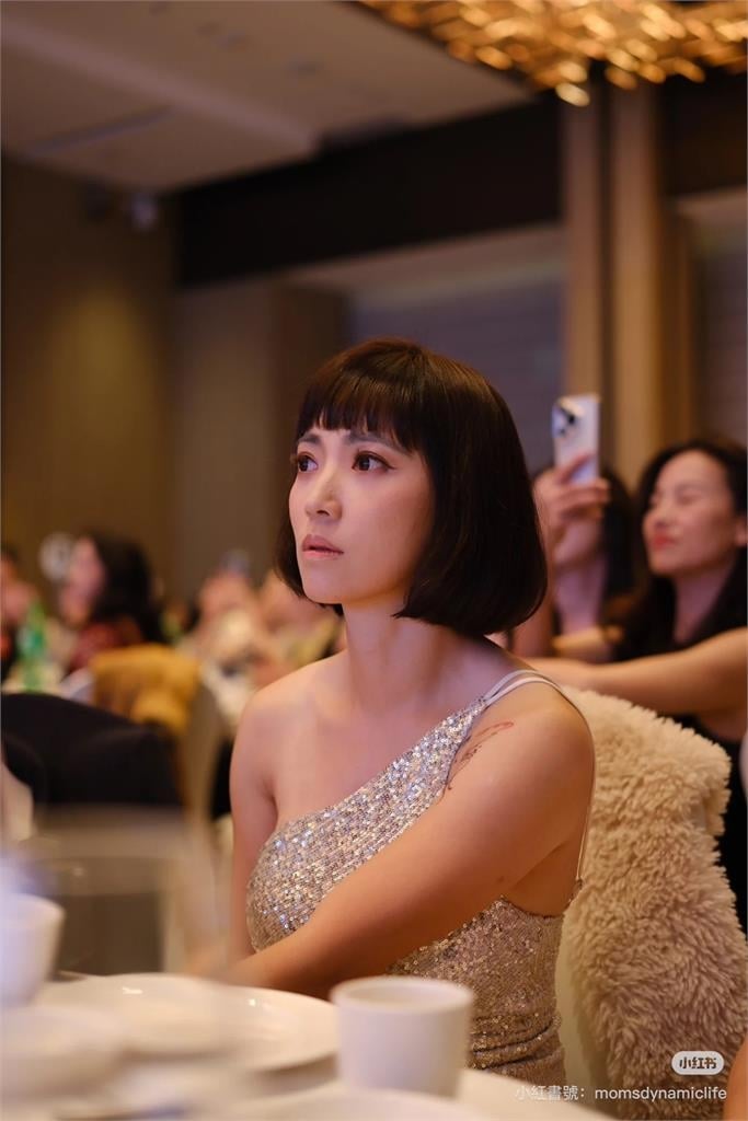 昔爭議纏身關版…網紅林叨囝仔「升格8寶媽」!被目擊現身婦產科「領媽媽手冊」