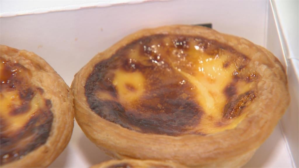 肯德基蛋撻驚見「內餡包整顆電池」!他傻眼:本打算拿去微波…業者道歉認了