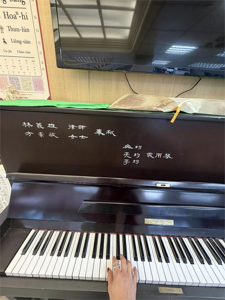 賈永婕才走訪「林宅血案現場」痛哭！竟遭老公罵…不忍反擊：咬我啊