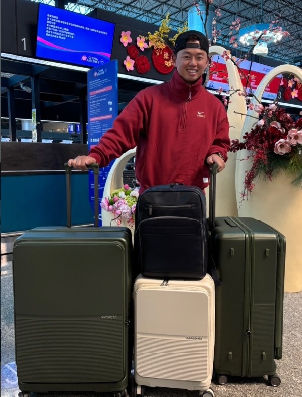 MLB(影)／鄭宗哲現身紅襪春訓基地！台灣教練蘇柏豪暖心歡迎加盟