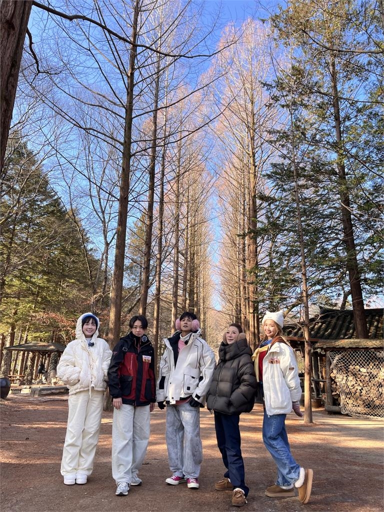 籃籃慘遭「踩臉按摩」痛到失聲！圓臉神奇變V臉