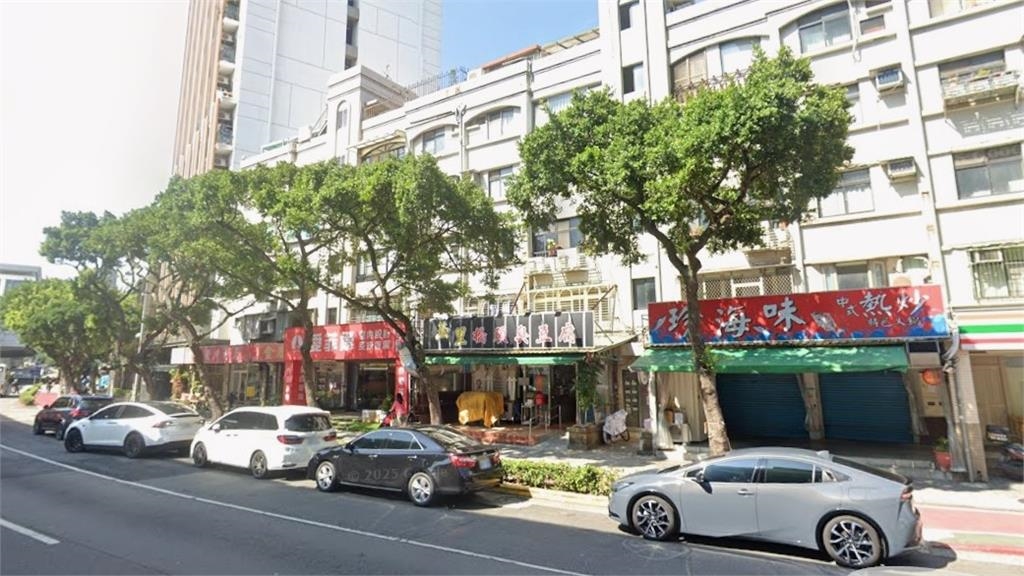 臭豆腐名店插旗台北淪鄰居惡夢!住戶崩潰到「頭髮拔光一片」環保局稽查結果曝