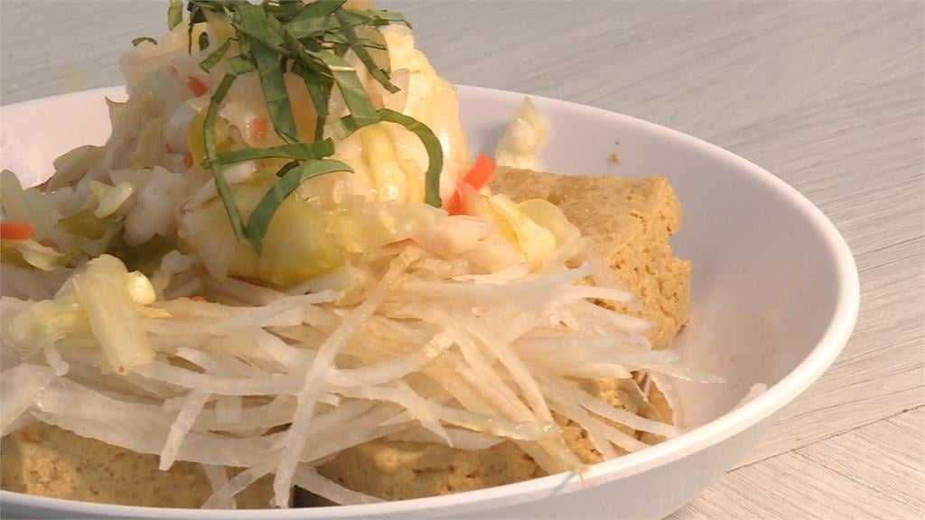 臭豆腐名店插旗台北淪鄰居惡夢!住戶崩潰到「頭髮拔光一片」環保局稽查結果曝