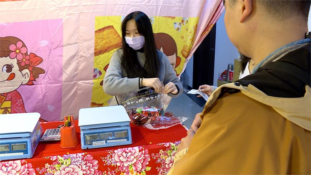 迪化街買糖果隨便抓「２袋要價１６３０元」？　老闆出面喊冤