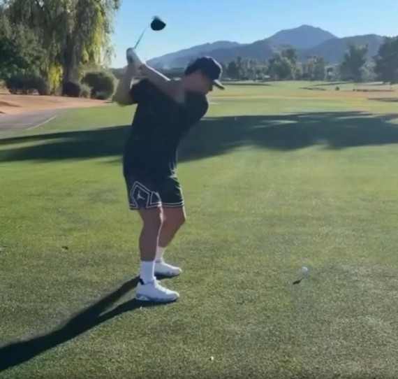 經典賽(影)/山本由伸的高球揮桿速度太驚人!前PGA名將丸山茂樹陪同練球