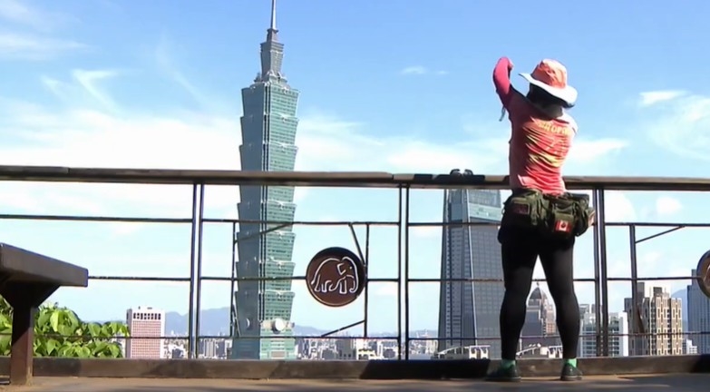 低頭族長期無視「乾眼症」恐傷角膜！醫推「護眼3招」找回雙眼濕潤度