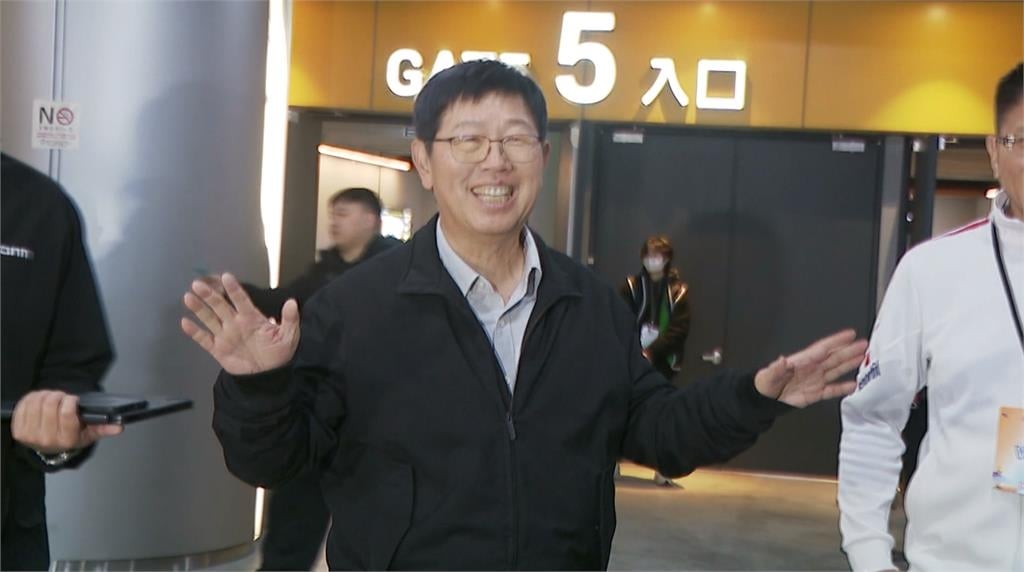 鴻海尾牙抽千萬特別獎4人不在遭重抽　網曝「籤筒名單」內幕...