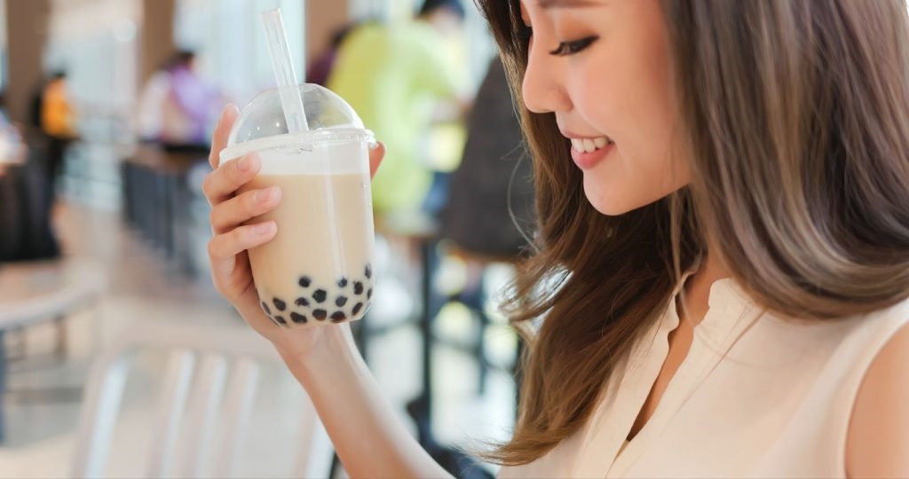 過年後診間湧現「看病潮」? 爽吃一週驚見脂肪肝上身,醫示警「身材不胖也有危險」