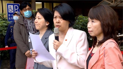 李貞秀扯「授權陸委會辦理放棄國籍」 網開酸:我授權美國幫我辦居留