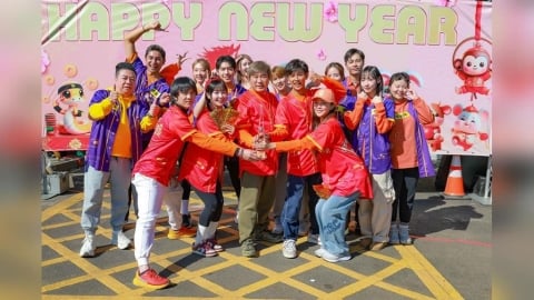 胡瓜主持除夕特別節目 "明星運動會"笑料不斷