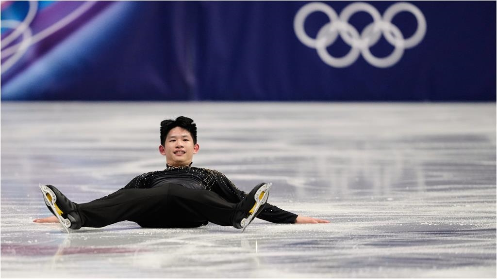 冬奧／19歲新星締台灣花滑新頁！李宇翔完賽疑遭中國人「丟東西」畫面曝光網吵翻