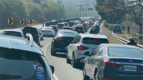 晚點上路！連假第二天清晨「國道車流量1.8倍」　壅塞路段看這裡