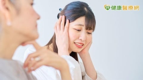 長輩問薪水、催婚壓力大？醫揭「過年症候群」主因