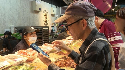 備戰圍爐夜！　南門市場七點湧人潮　排隊100公尺.民眾喊放棄