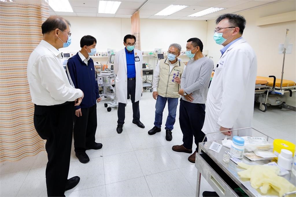 快新聞／抓到了！台中少女除夕宜蘭超商刺人　林茂盛急赴醫院探視傷者