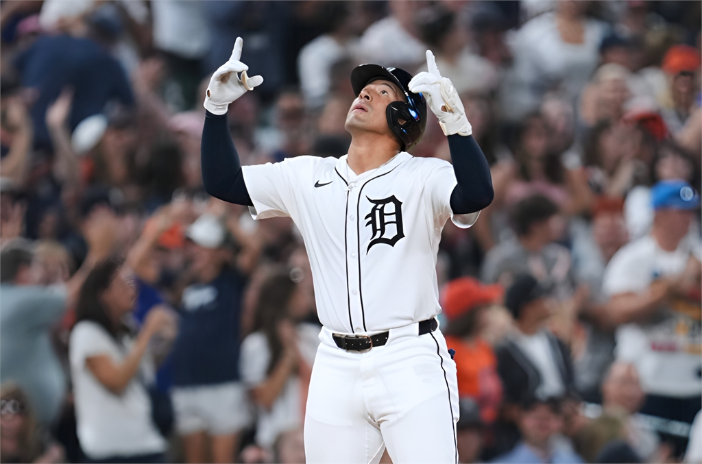 經典賽(影)／網友揭李灝宇曾遭韓國投手觸身球伺候！甩棒、怒瞪投手網友瘋喊：超霸氣