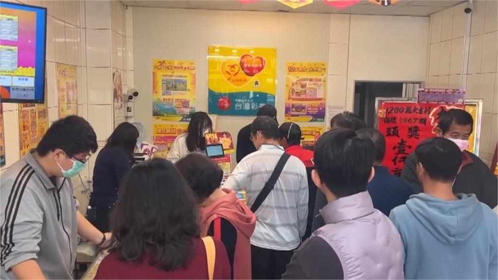 男夢財神爺「1暗示」秒包6張刮刮樂！回家「0槓辜爽中100萬」過年發財躺平了