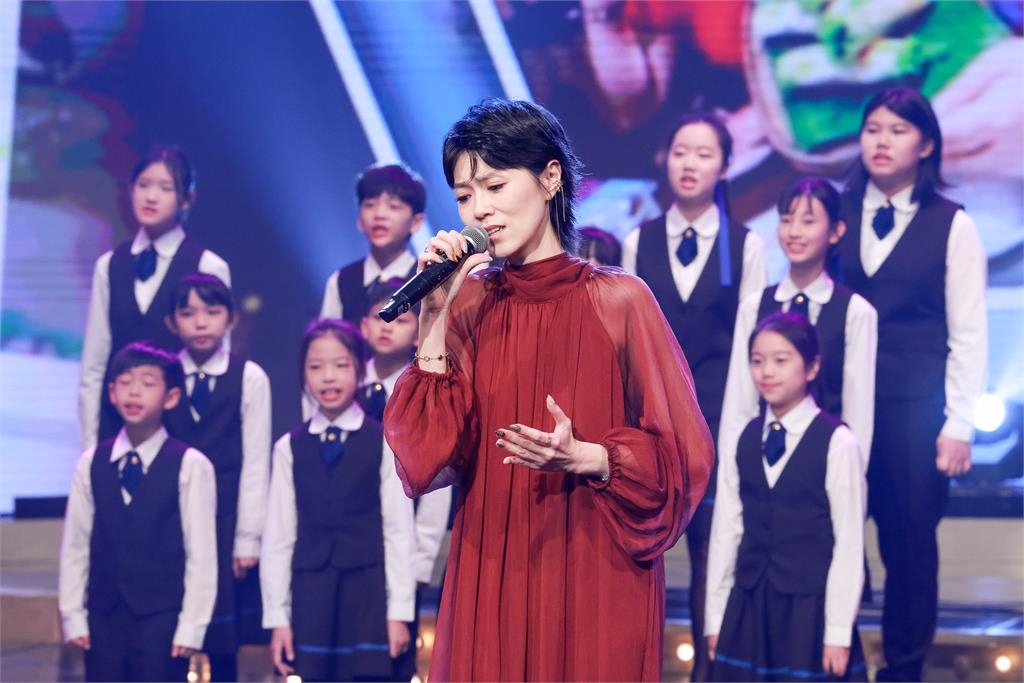 曹雅雯除夕夜「小愛昇華成大愛」!帶領合唱團感謝無名英雄幫助社會所有的人