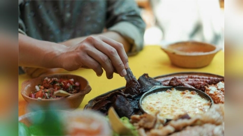 過年吃大餐注意 「後喝湯」竟是大地雷!恐誘胃食道逆流