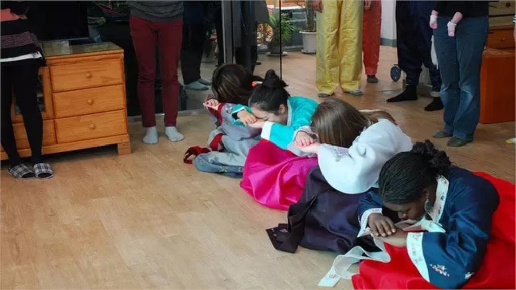 日本元旦搶「初詣」、南韓除夕喝歲酒！1文秒懂日韓過年文化與「壓歲錢美學」