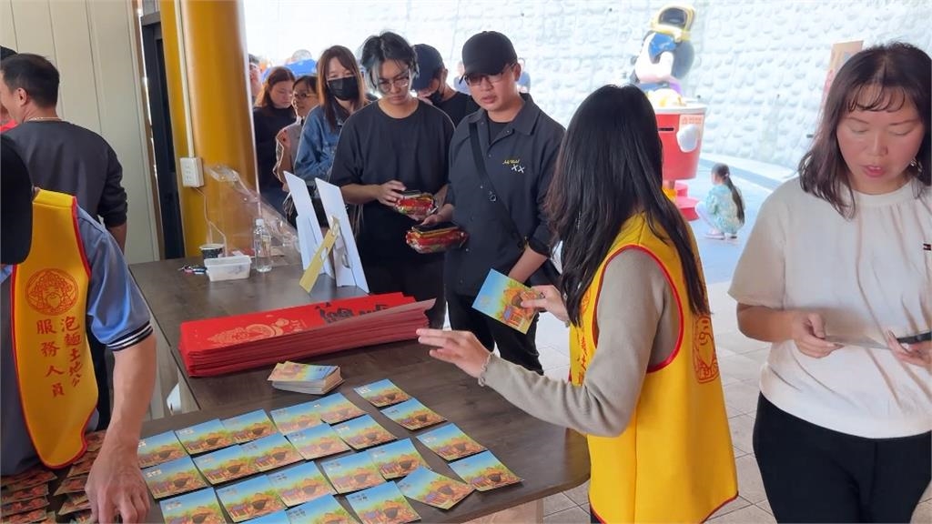 竹山紫南宮借4億發財金還願7億　中寮石龍宮湧大批香客來吃泡麵