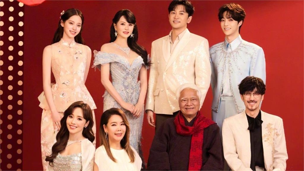 央視直播突冒「台灣國旗」又急刪?8台藝人登台前「字幕冠上中國」惹議