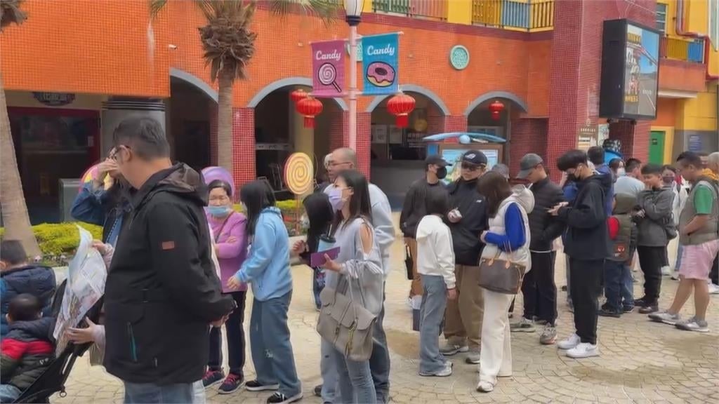 過年好天氣走春趣　中部遊樂園、老街人潮爆滿