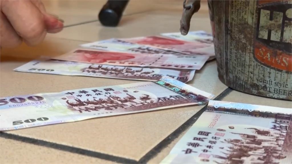 除夕夜圍爐團圓吃年夜飯　彰化林家「鈔票圍爐」成奇景